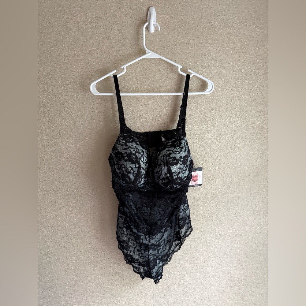 French Affair NWT Women’s Black/Blue Glow Snap Push Up Body Suit 1X